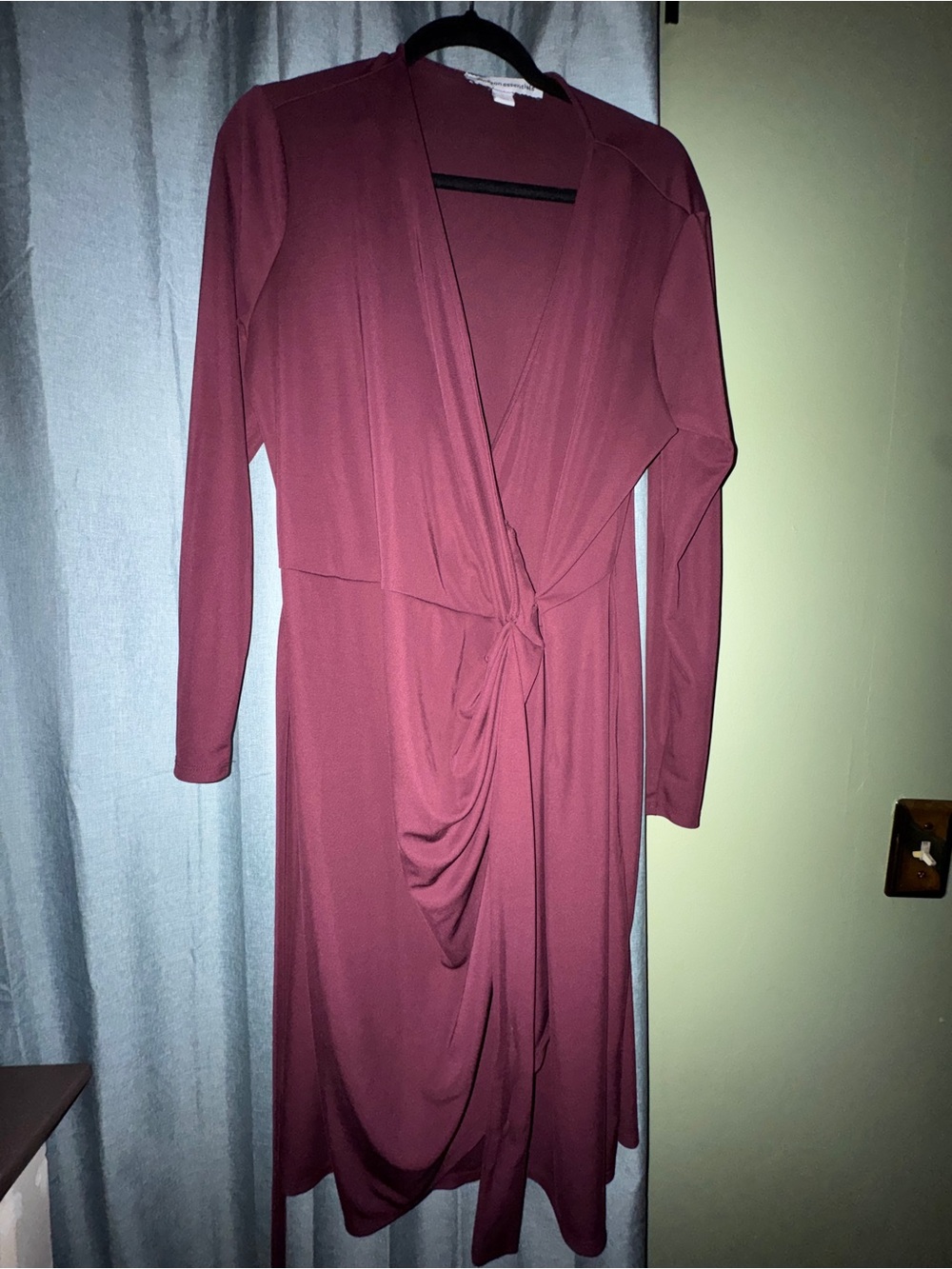 Amazon Essentials Long Sleeve Twist-Knot Dress in Burgundy
